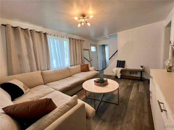 19 Pleasantview PL, Whitesboro, NY 13492