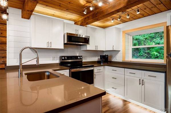 1159 Hunt RD, Woodgate, NY 13494