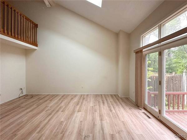 528 Meadow DR, Utica, NY 13502