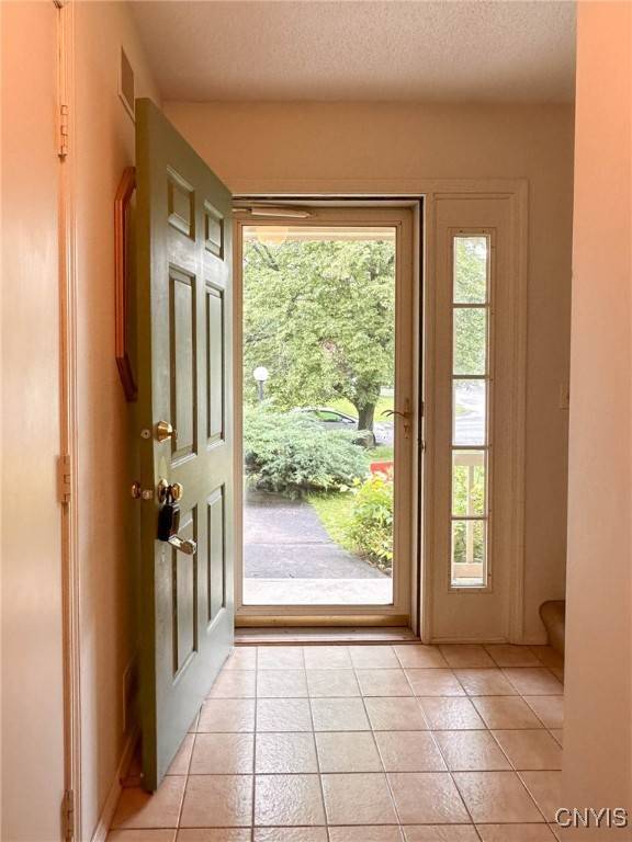 528 Meadow DR, Utica, NY 13502