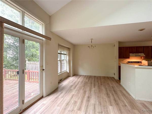 528 Meadow DR, Utica, NY 13502