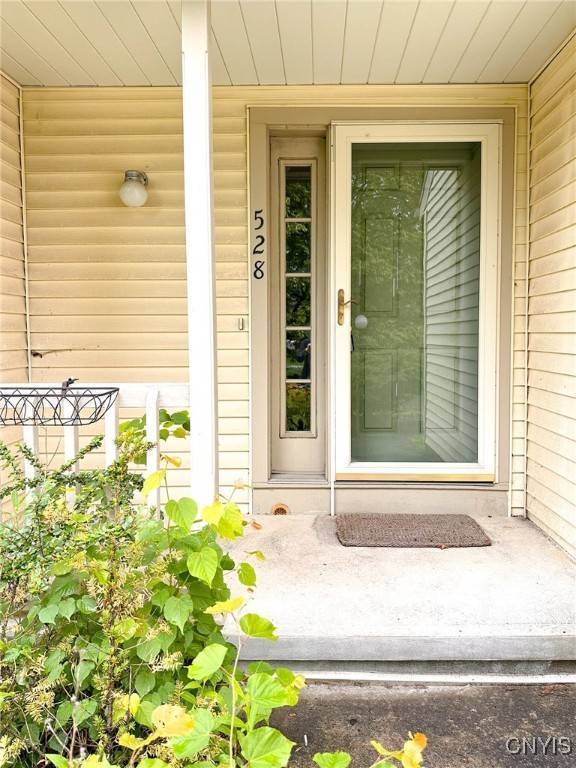 528 Meadow DR, Utica, NY 13502