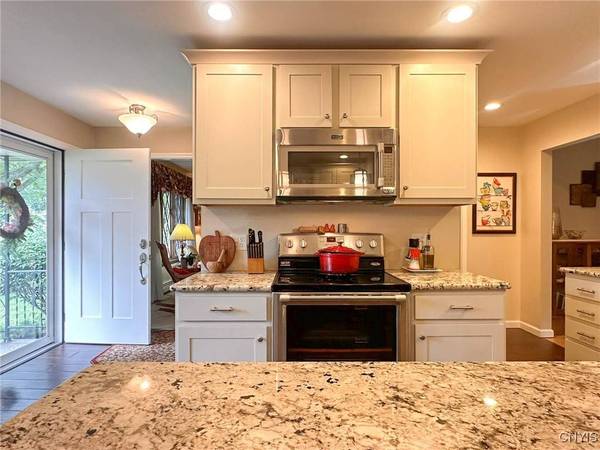 7 Symphony PL, Whitesboro, NY 13492