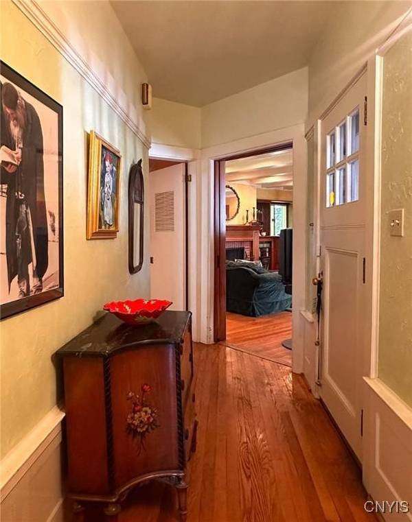 2 Jordan RD, New Hartford, NY 13413