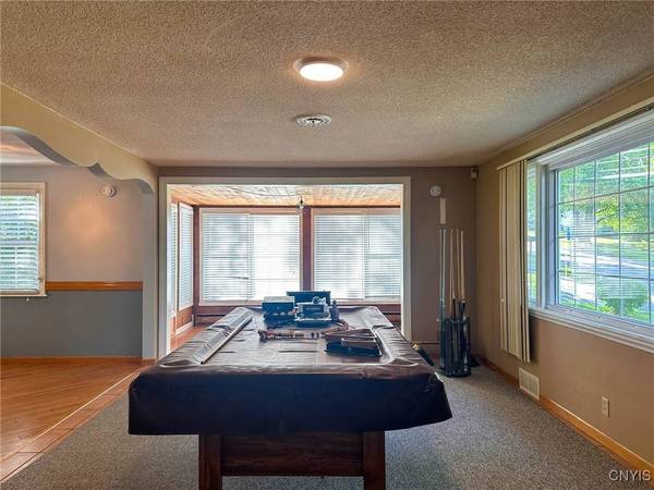 63 Higby RD, Utica, NY 13501