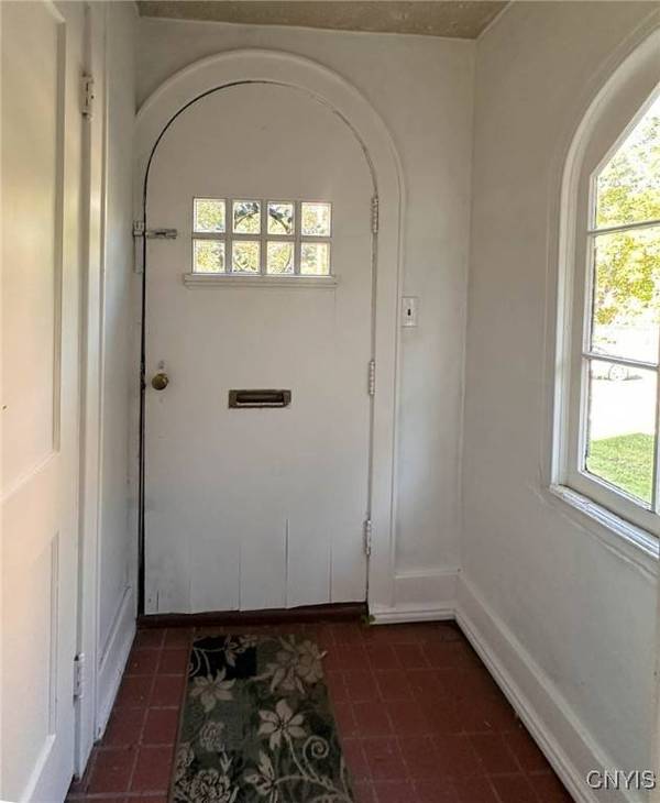 11 Brookline DR, Utica, NY 13501