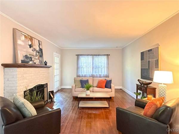 11 Brookline DR, Utica, NY 13501