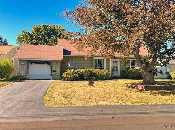 233 Fairway DR, New Hartford, NY 13413