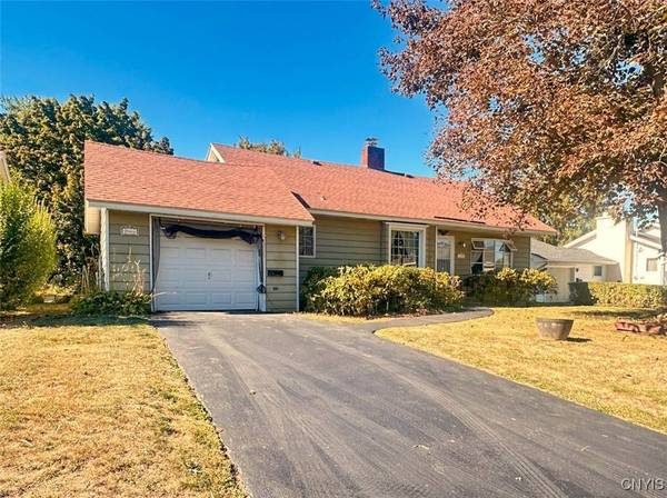 233 Fairway DR, New Hartford, NY 13413