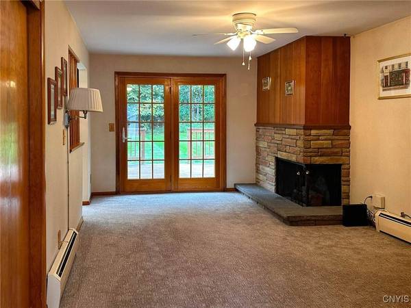 61 Janet TER, New Hartford, NY 13413