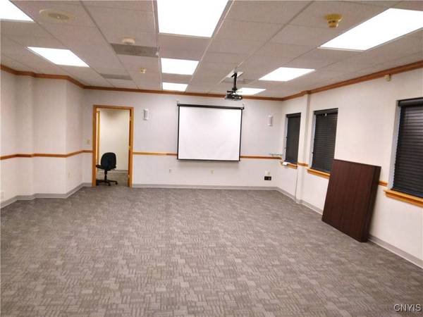 555 French RD, New Hartford, NY 13413