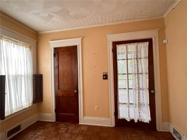 34 Proctor BLVD, Utica, NY 13501