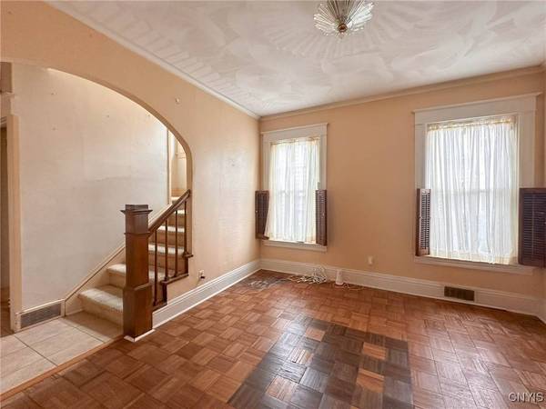 34 Proctor BLVD, Utica, NY 13501