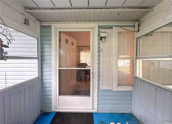 24 Singleton DR, New Hartford, NY 13413