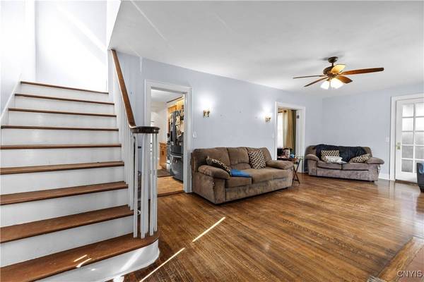 2812 Ogden PL, Utica, NY 13501