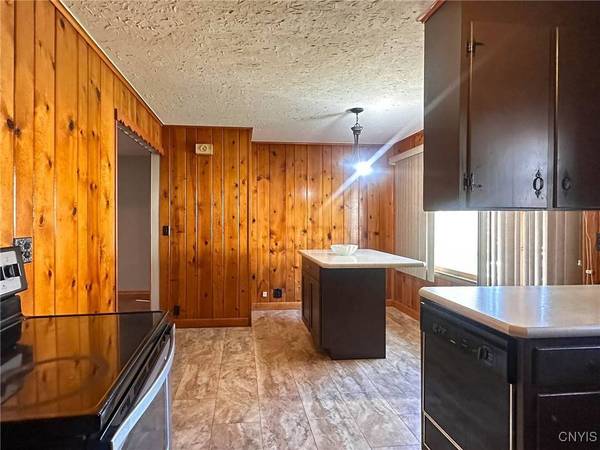 710 Cosby RD, Utica, NY 13502