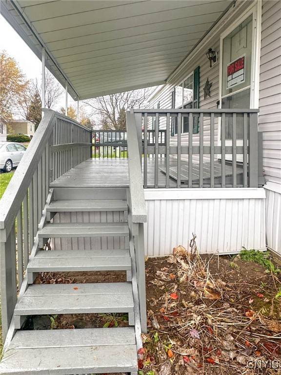 2 Tree Stump DR, Clark Mills, NY 13321