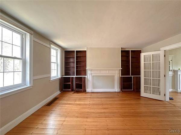 415 Higby RD, New Hartford, NY 13413