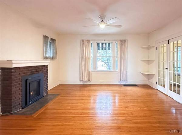 12 Rose PL, Utica, NY 13502