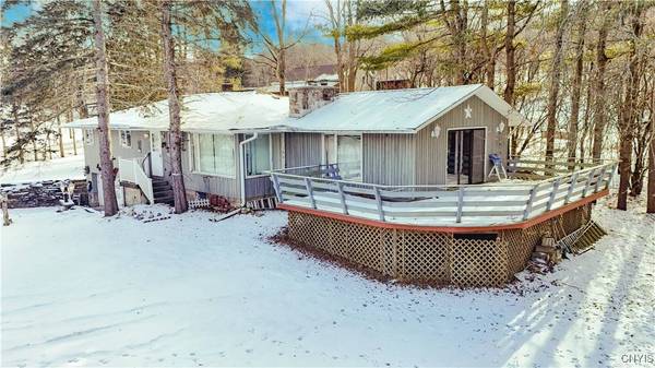 20 Cascade DR, New Hartford, NY 13413