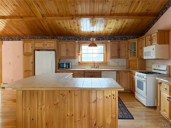 1815 School ST, Leonardsville, NY 13364