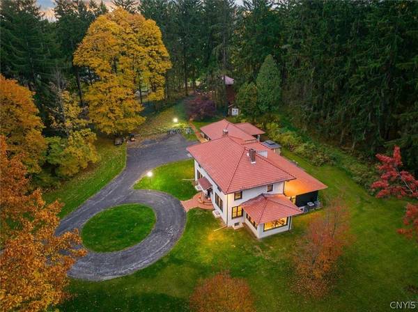 28 Jordan RD, New Hartford, NY 13413