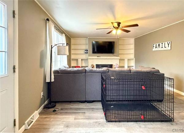 2955 Graffenburg, New Hartford, NY 13413