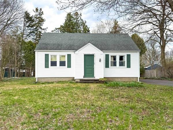 12 Sherrill LN, New Hartford, NY 13413