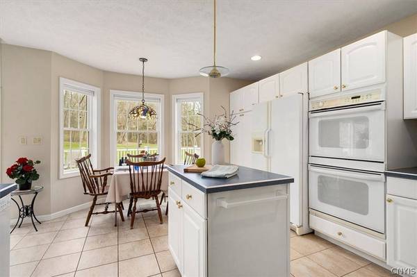 9211 Grange Hill RD, New Hartford, NY 13413