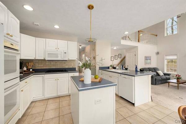 9211 Grange Hill RD, New Hartford, NY 13413