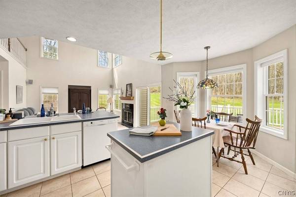 9211 Grange Hill RD, New Hartford, NY 13413