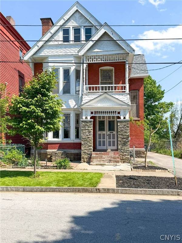 1129 Summit PL, Utica, NY 13501