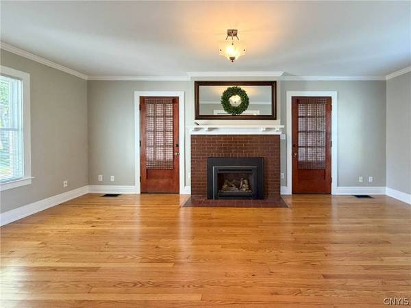 1400 Old Burrstone RD, Utica, NY 13502