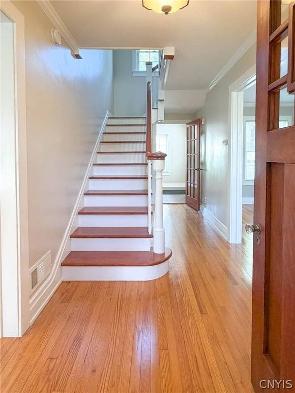 1400 Old Burrstone RD, Utica, NY 13502