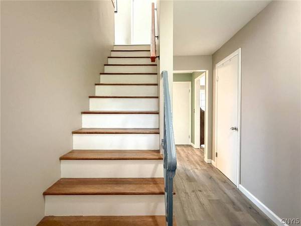 2955 Graffenburg RD, New Hartford, NY 13413