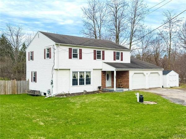 2955 Graffenburg RD, New Hartford, NY 13413