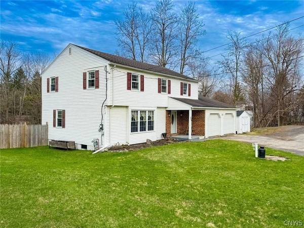 2955 Graffenburg RD, New Hartford, NY 13413
