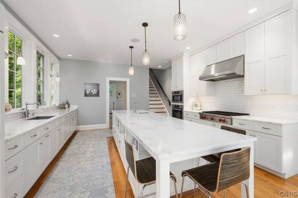 76 College ST, Clinton, NY 13323