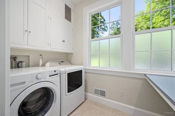 76 College ST, Clinton, NY 13323