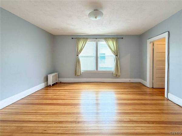 7 Genesee CT, Utica, NY 13502