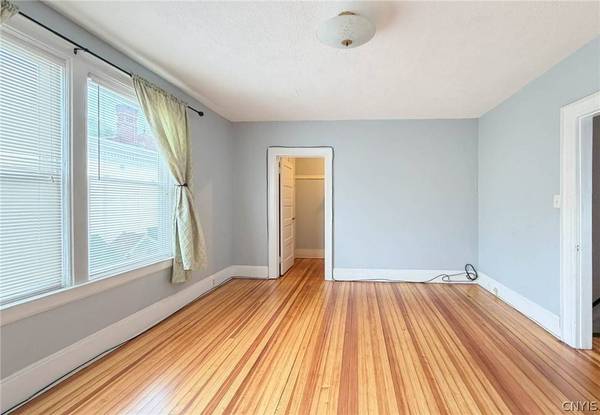 7 Genesee CT, Utica, NY 13502