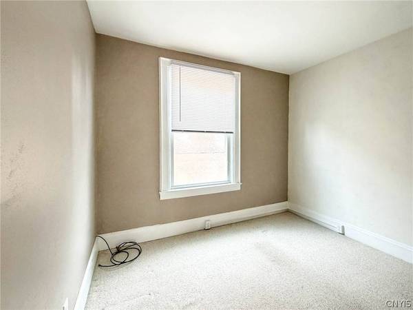 7 Genesee CT, Utica, NY 13502