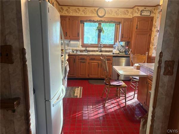 1 Mary ST, Whitesboro, NY 13492