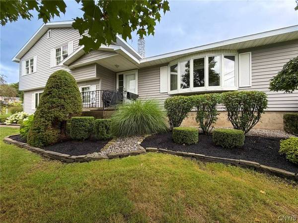 12 Gilbert RD, Whitesboro, NY 13492