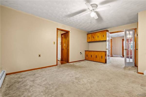 78 Taber RD, New Hartford, NY 13413