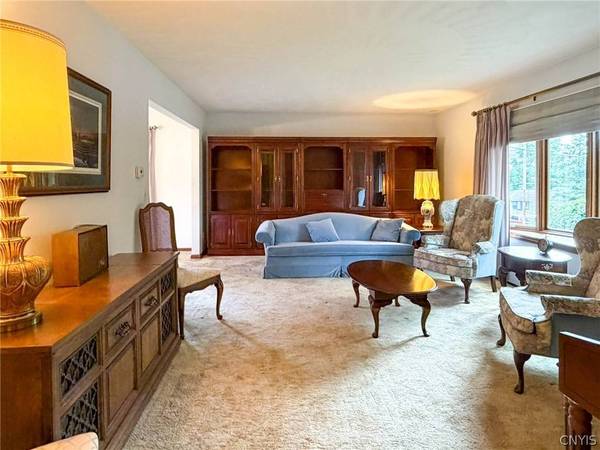12 Gilbert RD, Whitesboro, NY 13492