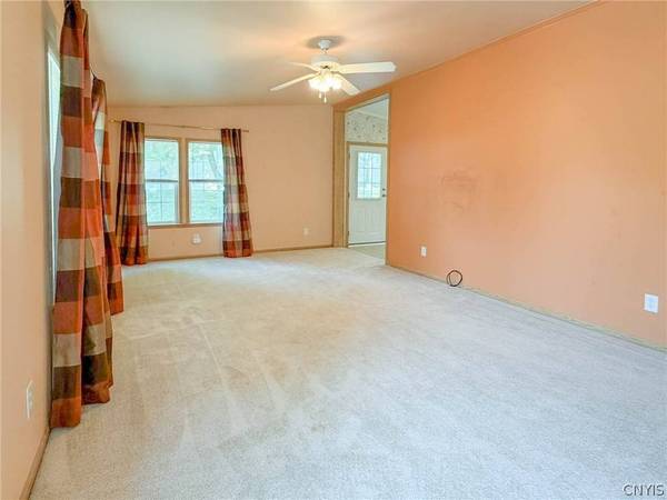 29 Horizon DR, New Hartford, NY 13413
