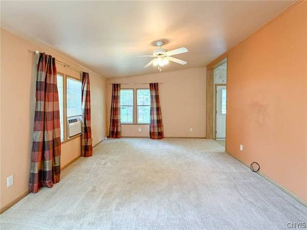29 Horizon DR, New Hartford, NY 13413