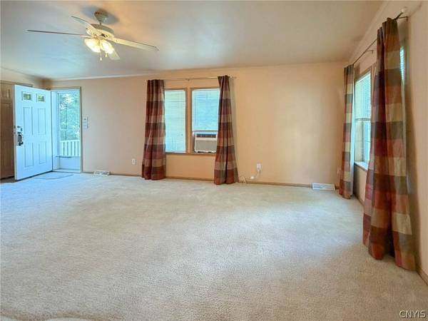29 Horizon DR, New Hartford, NY 13413