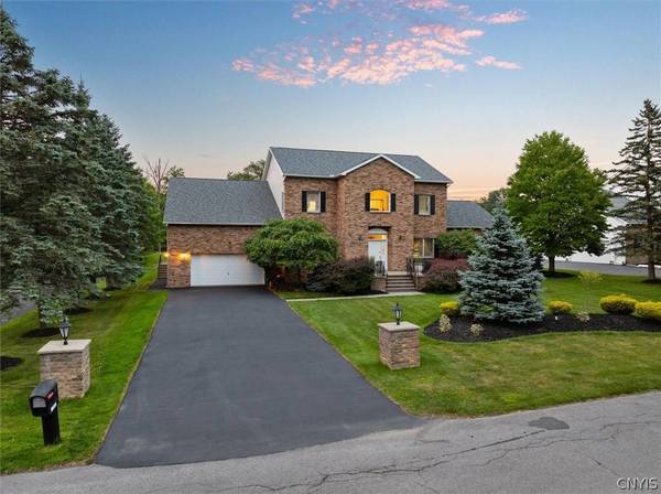 104 Stonebridge CT, New Hartford, NY 13413